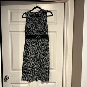 Studio 1940 v neckline dress. Black with teal and cream circle design